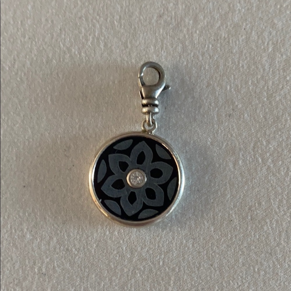 C2565 In Bloom Charm